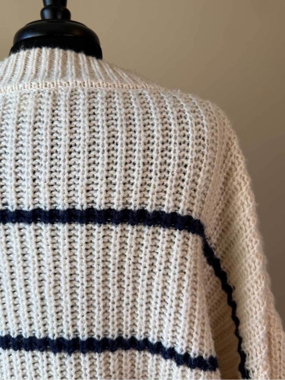 HYFVE Sweater Size Large Striped Cream Navy Shaker Knit - Picture 9 of 14